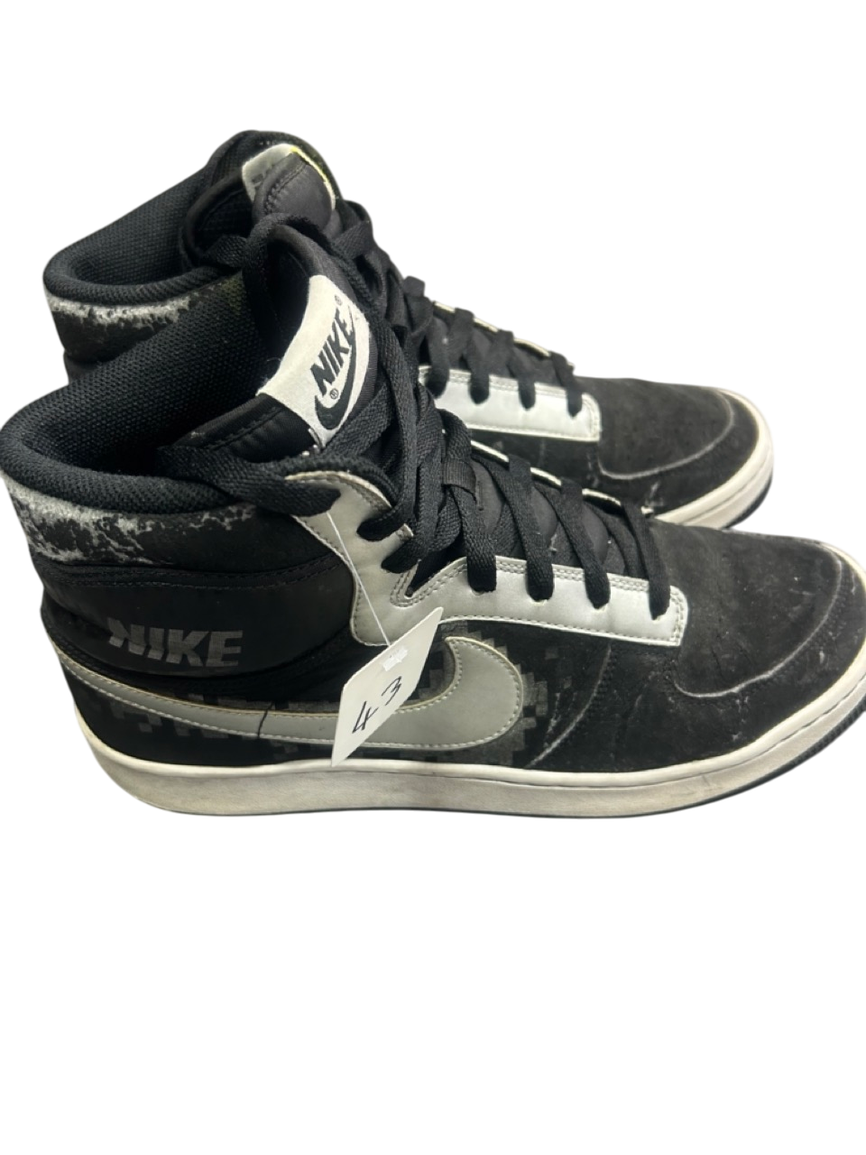 Baskets Nike montantes taille 43