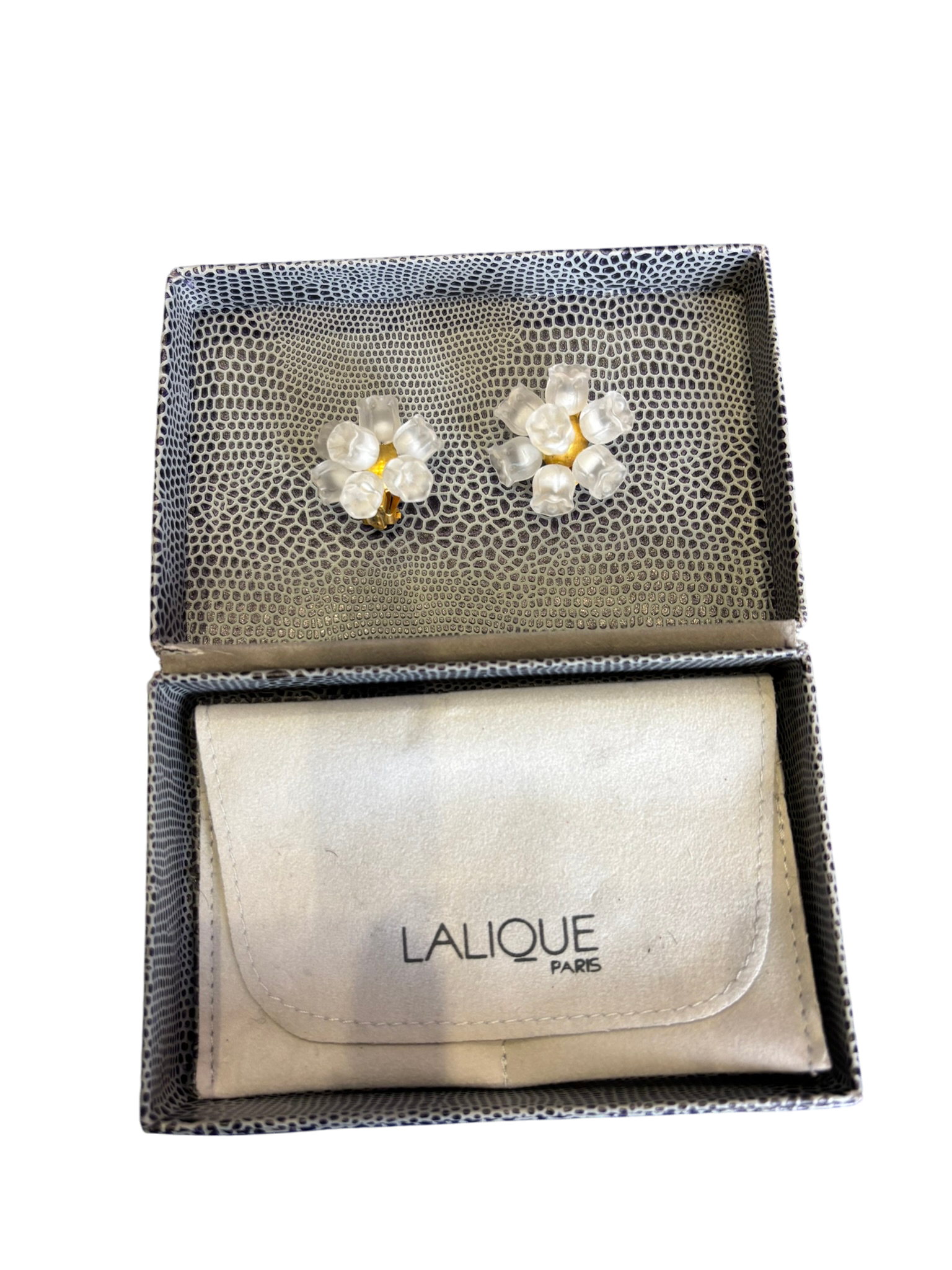 Boucle d’oreille forme muguet marque la clique
