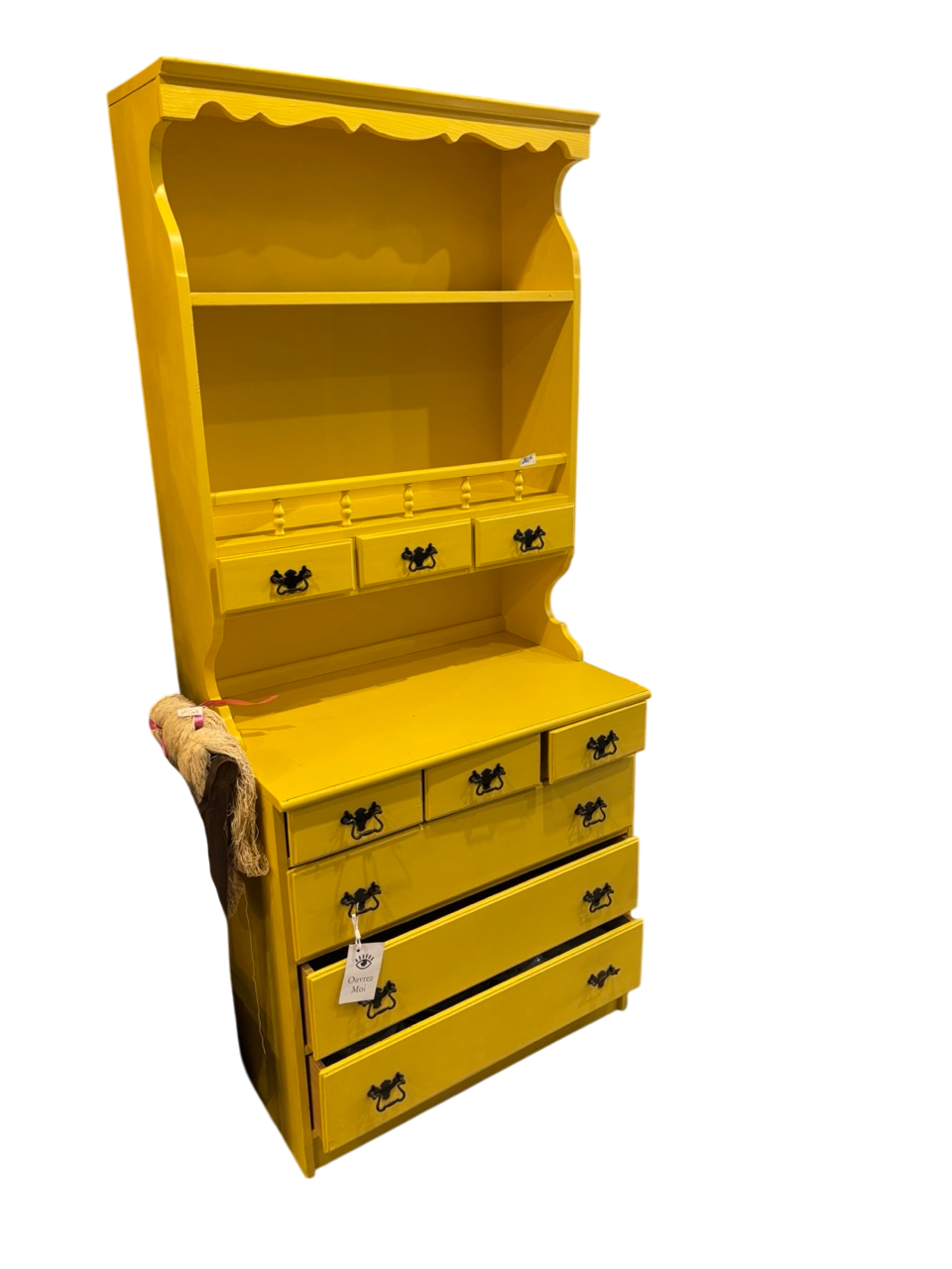 Meuble vintage en bois jaune