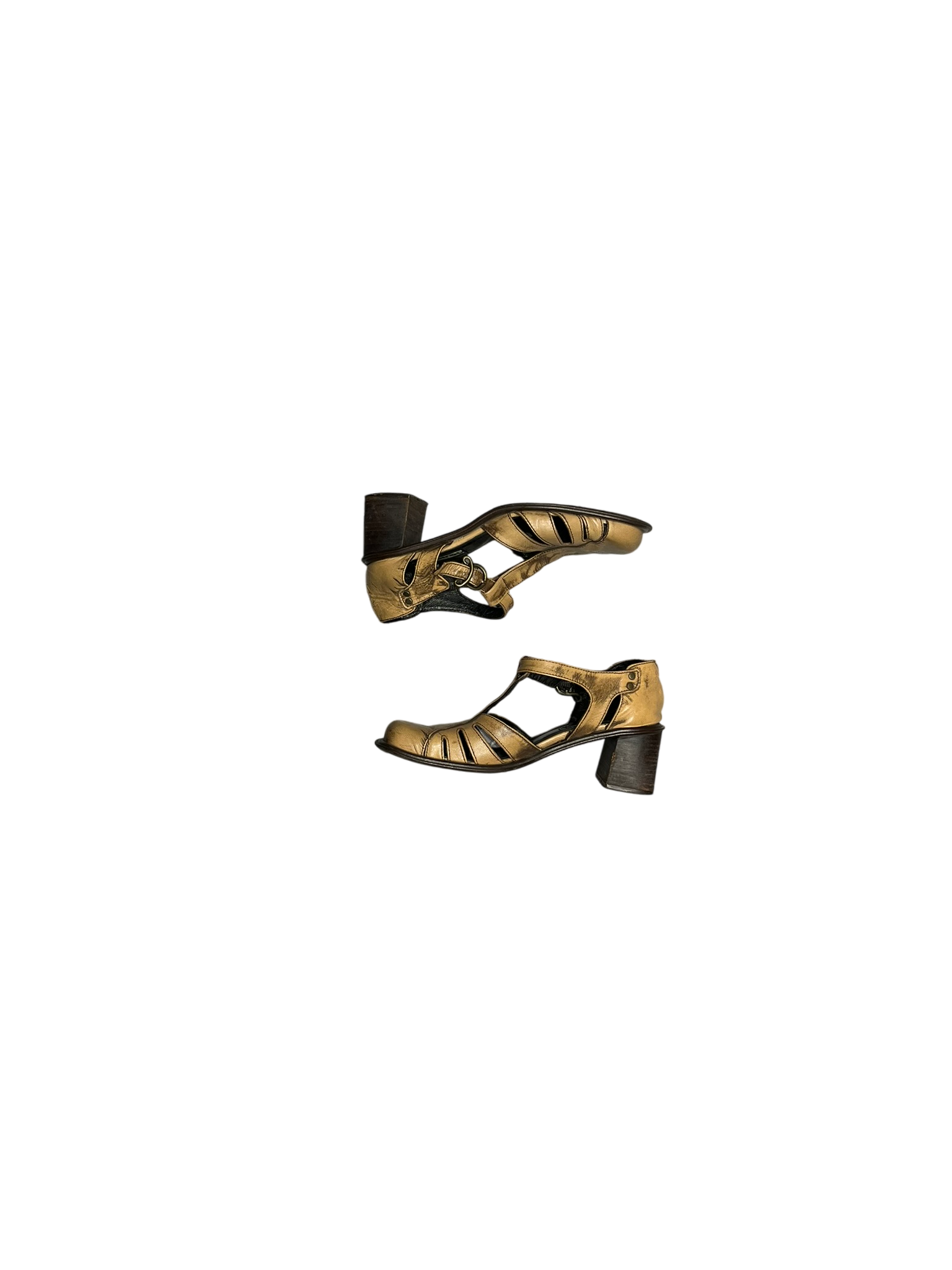 Sandales en cuir camel bouts carrés T37