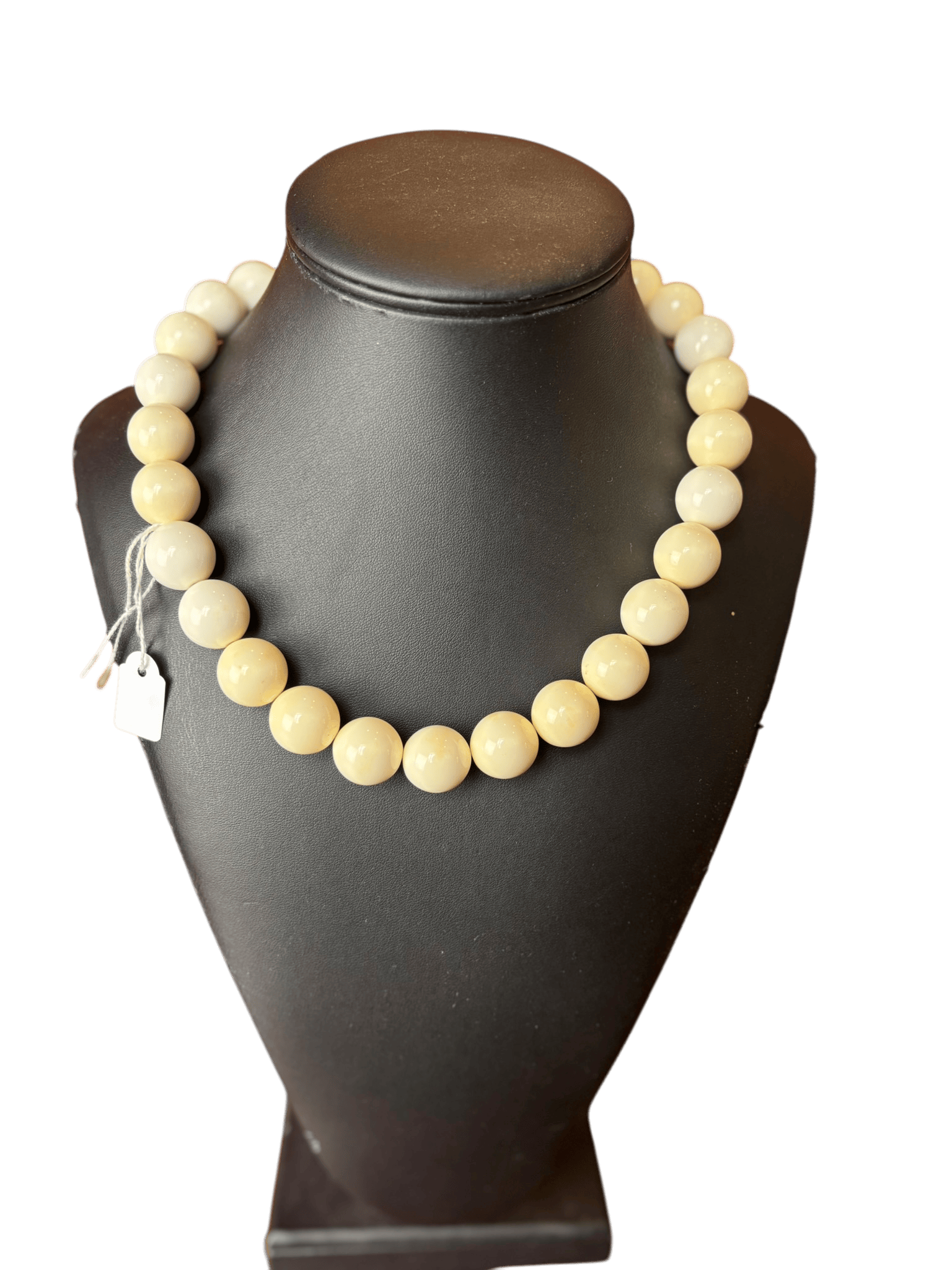 Collier à perles blanches