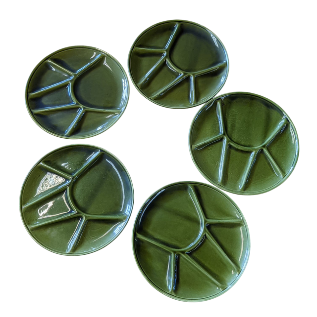 Lot de cinq assiettes à fondu en céramique vintage