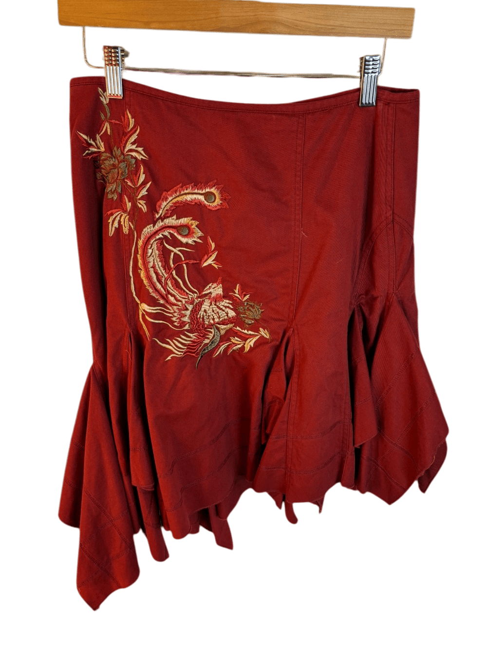 Jupe Rouge avec Broderies